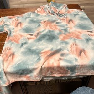 Set of  Fleece hoodie and Fleece pants. Tye Dye 2x very nice